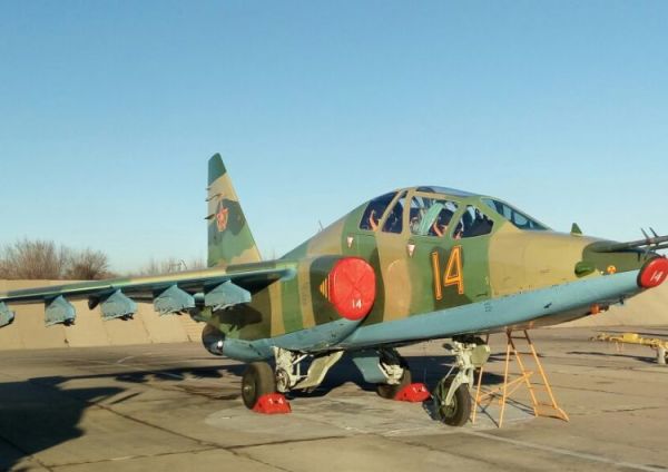 Самолет Су-25