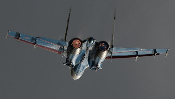 Самолет Су-27. Архивное фото