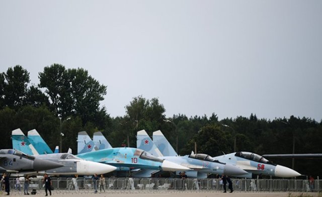 Самолеты Су-30СМ, Су-27УБ и Су-34