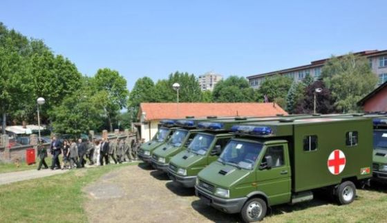 Китайские военные медицинские автомобили
