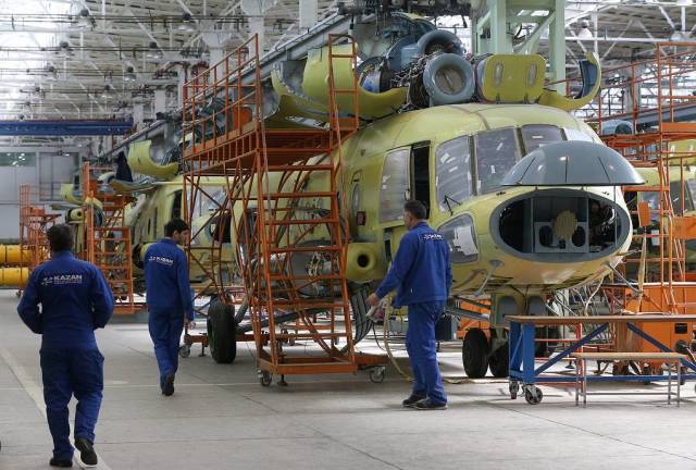 Сборка Ми-8 в цехе Казанского вертолетного завода холдинга "Вертолеты России"