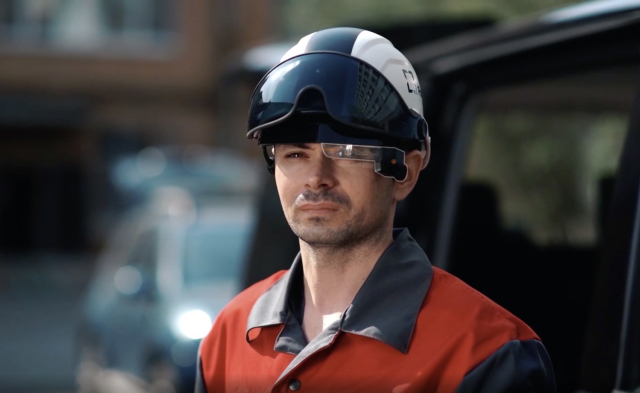 Шлем для спасателей с технологией дополненной реальности