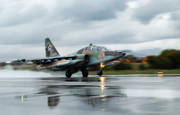 Штурмовик Су-25 на авиабазе Хмеймим