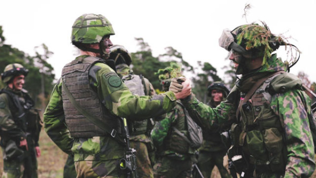 Шведские и финские военные часто проводят совместные маневры