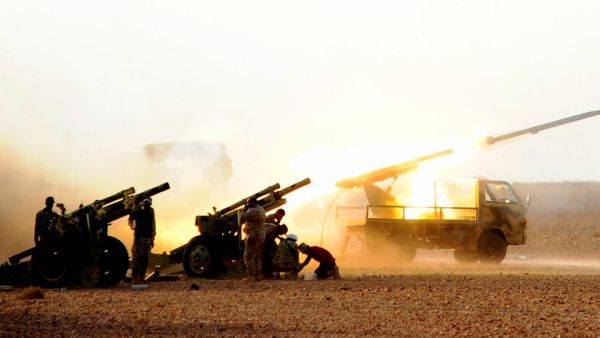 Сирийская артиллерия в Дейр-эз-Зоре