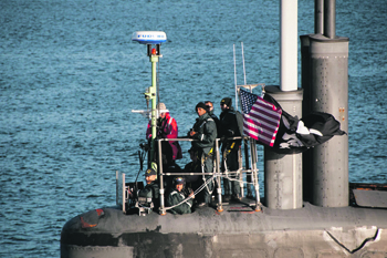 Со времен Второй мировой войны ВМФ США использует пиратскую символику. Фото с сайта www.navy.mil