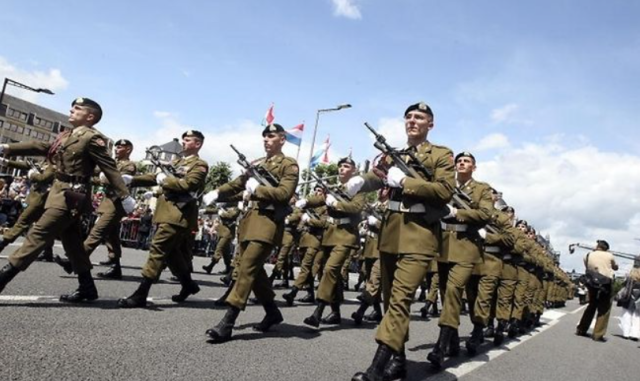 Солдаты Люксембурга на параде