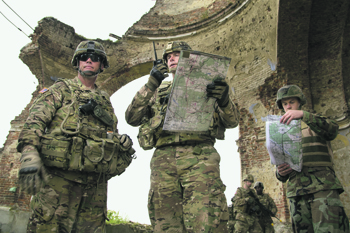 Солдаты НАТО участвуют почти во всех современных конфликтах. Фото с сайта www.nato.int