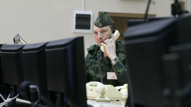 Сотрудник узла связи Системы предупреждения о ракетном нападении Космических войск России