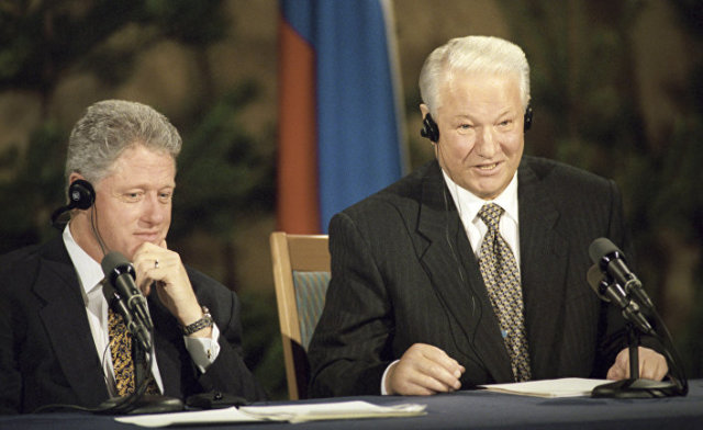 Совместная пресс-конференция Бориса Ельцина (справа) и президента США Билла Клинтона