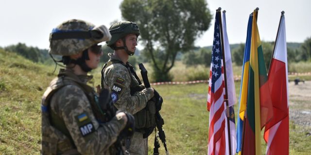 Совместные учения стран НАТО и Украины Три меча-2021