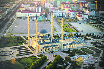 Современный Грозный привлекает все больше туристов, о чем еще недавно нельзя было и мечтать. Фото с сайта www.chechnya.gov.ru