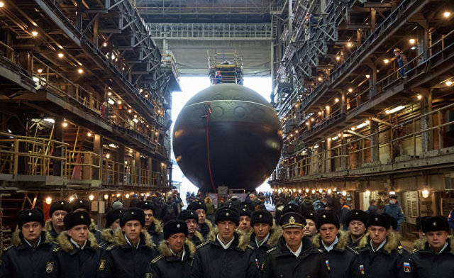 Спуск на воду подлодки "Магадан" для ВМФ России