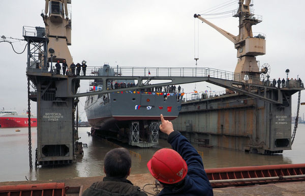 Спуск на воду фрегата "Адмирал Касатонов" на судостроительном заводе "Северная верфь"