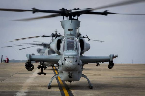 Вертолет Bell AH-1 Super Cobra