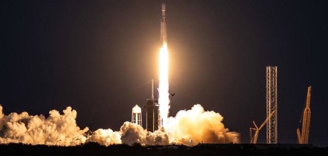 Старт миссии USSF-67 в январе 2023 года. Это пятый запуск SpaceX Falcon Heavy и третий — в интересах военных. Ракета отправила (по официальным данным) 3 750 килограмм полезной нагрузки на геосинхронную орбиту (ГСО). Это менее половины от возможностей носи