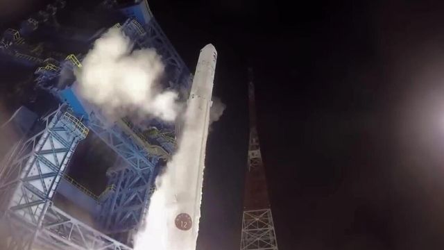 Старт ракеты "Ангара-1.2" со спутником Минобороны РФ с космодрома Плесецк