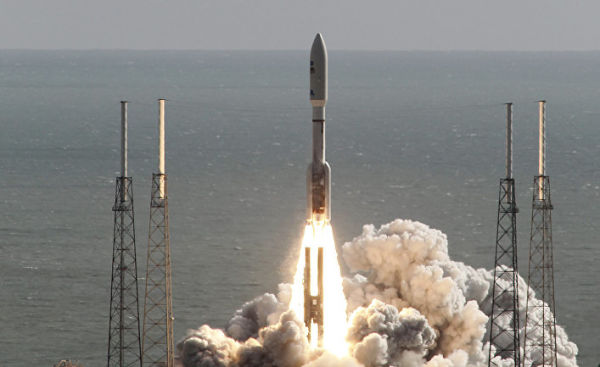 Старт ракеты "Атлас V" с ровером Curiosity с мыса Канаверал, 26 ноября 2011 года
