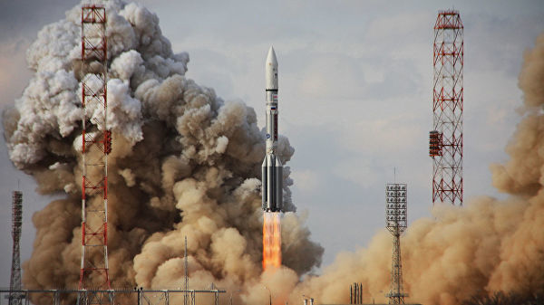 Старт ракеты "Протон-М" с космодрома Байконур. Архивное фото