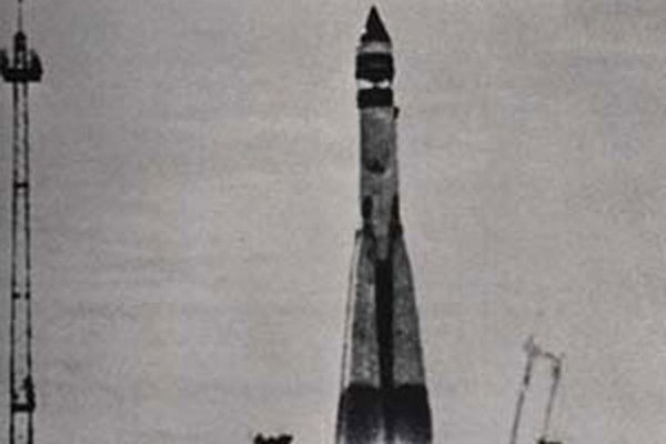 Старт ракеты-носителя 8К72 с лунной станцией