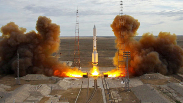 Старт ракеты-носителя Протон-М с Байконура
