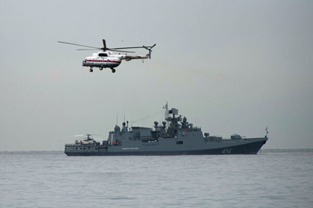 Сторожевой корабль "Адмирал Григорович" у побережья Черного моря