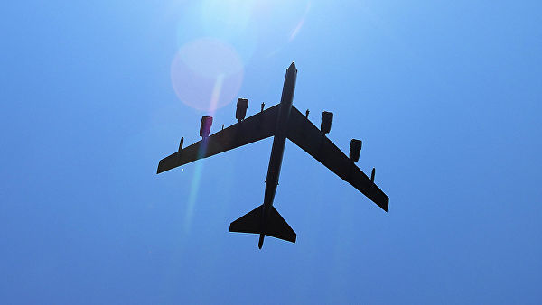 Стратегический американский бомбардировщик Boeing B-52 Stratofortress