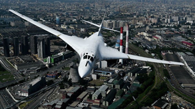 Стратегический бомбардировщик-ракетоносец Ту-160