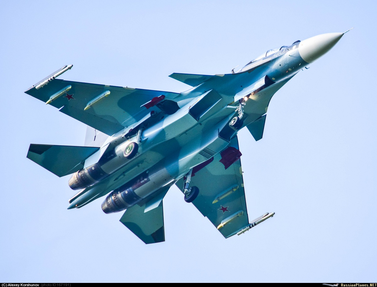 Российские самолеты 2015. Истребитель Су-30см. Истребитель Су-30. Многоцелевой истребитель Су-30. Су-30 двухдвигательный реактивный самолёт.
