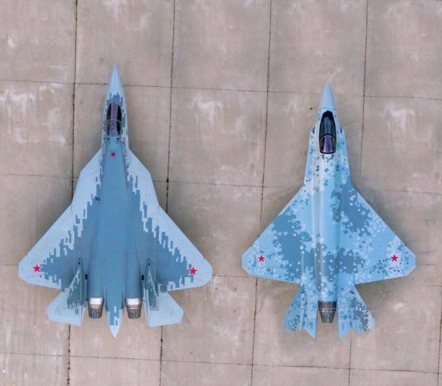 Су-57Э (слева) и Су-75