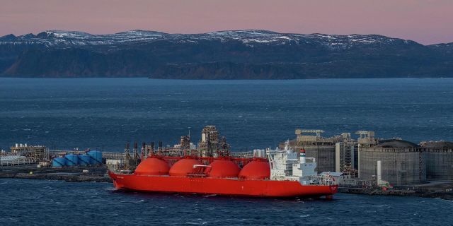Судно с сжиженным природным газом на острове Мелкоя, Швеция