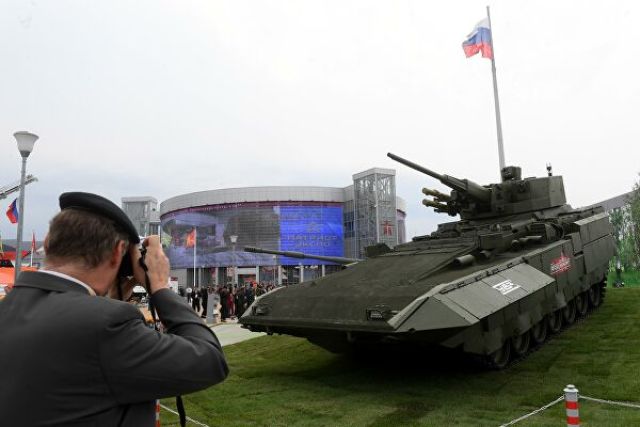 Т-15 с модулем АУ220М "Байкал" на военно-техническом форуме "Армия-2018"