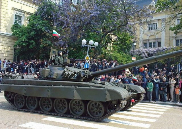 Т-72М2 на параде в Софии, 2009 год
