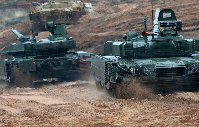 Т-90М и танк Т-80БВМ