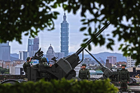 Тайвань – остров сравнительно небольшой, и местные военные дислоцированы практически на городских территориях. Фото с сайта www.mnd.gov.tw