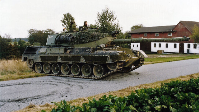 Танк Leopard 1A5-DK армии Дании во время учений НАТО Cold Grouse в 1995 году