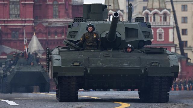 Танк Т-14 "Армата" на военном параде