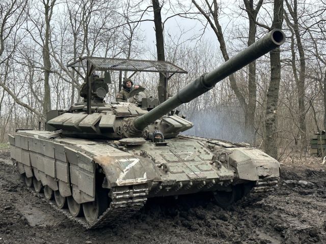 Танк Т-72Б3М на Марьинском направлении