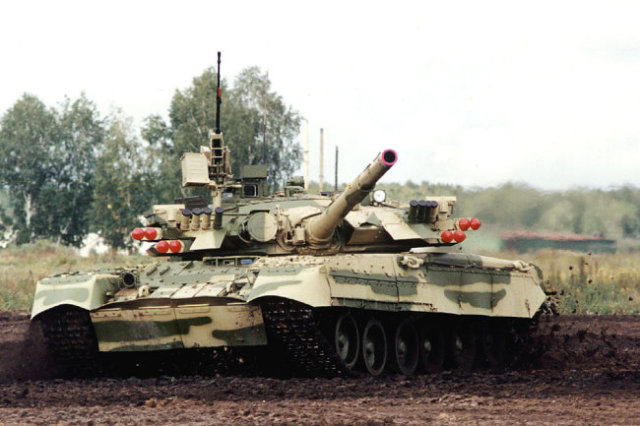 Танк Т-80 У с комплексом активной защиты "Дрозд".