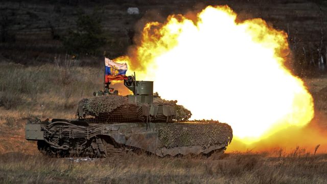 Танк Т-90М "Прорыв" в зоне спецоперации