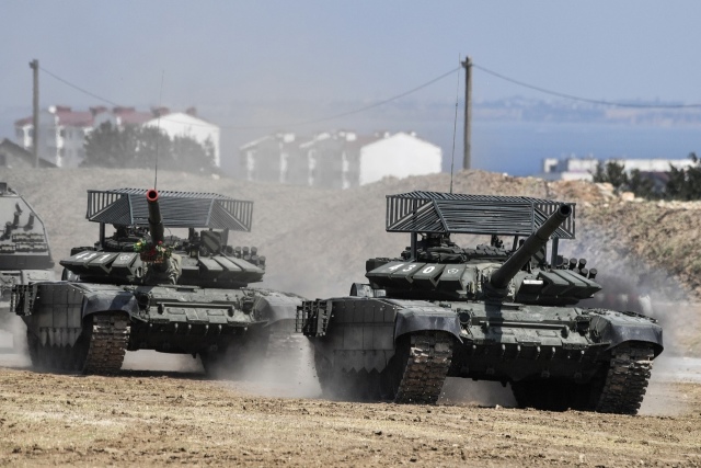 tanki-t-72b3-obrazca-2016-goda-v-krymu-4