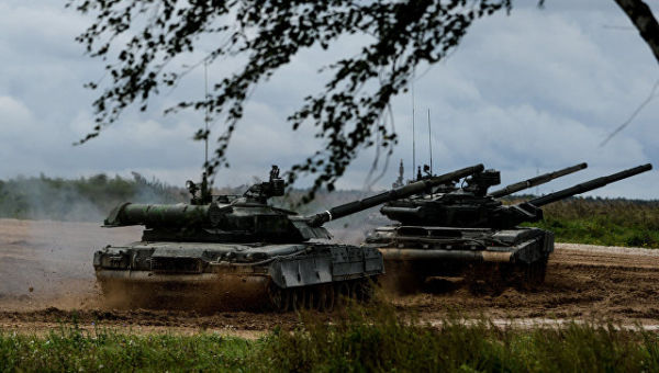 Т-80У (слева) и Т-90