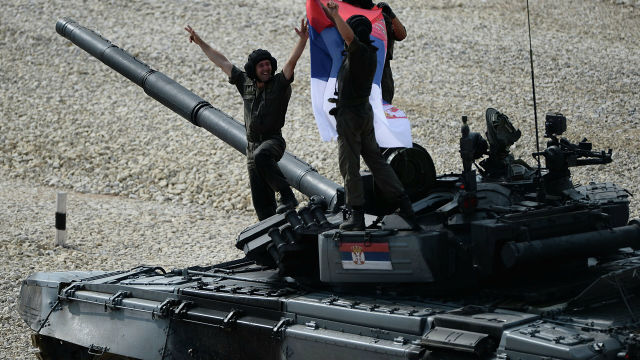 Танкисты, участники полуфинала чемпионата мира по "Танковому биатлону" из команды министерства обороны Сербии