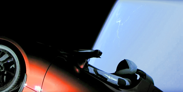Tesla Roadster в космосе.