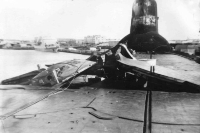 ТК-17 после взрыва ракеты в шахте.