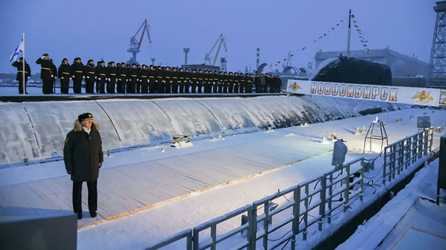 Торжественная церемония передачи Военно-морскому флоту АПЛ "Новосибирск" на заводе "Севмаш" в Северодвинске