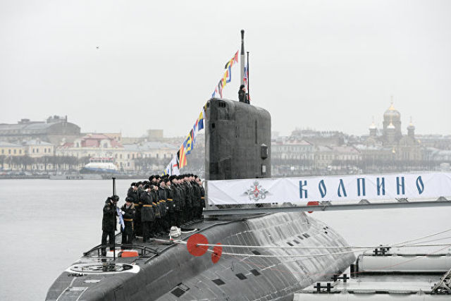 Торжественная церемония передачи подлодки "Колпино" ВМФ России на пристани АО "Адмиралтейские верфи" в Санкт-Петербурге