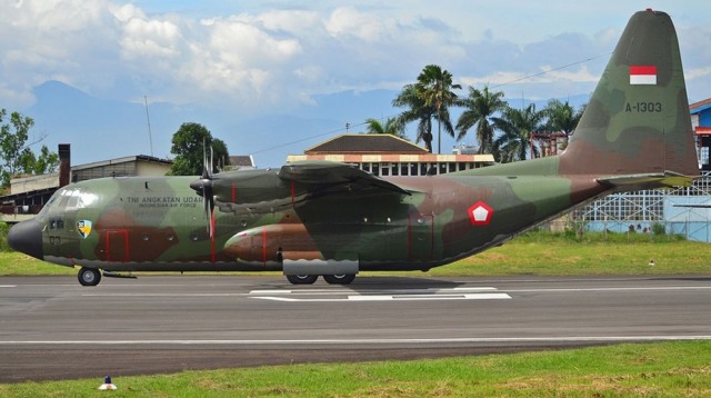 Транспортный самолёт С-130B №А-1303 служит в ВВС Индонезии с 1960 года. Фото 2016 года