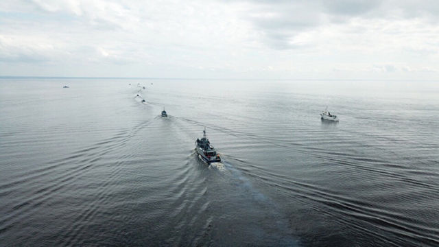 Тренировка кораблей и катеров ВМФ в Финском заливе к Главному Военно-Морскому Параду