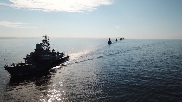 Тренировка кораблей-участников Главного Военно-Морского Парада